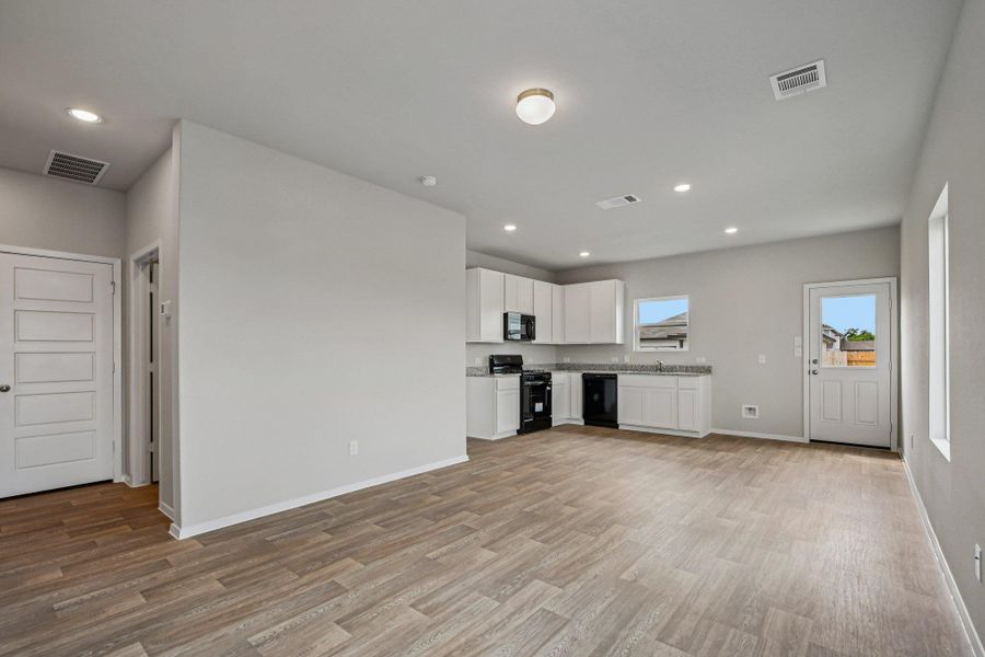 Spacious, unfurnished interior of a new home in Hymeadow, Maxwell (Image 17).