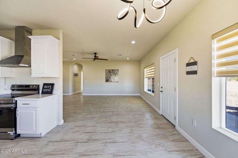 48-web-or-mls-158 N Pettoshas Dr-47