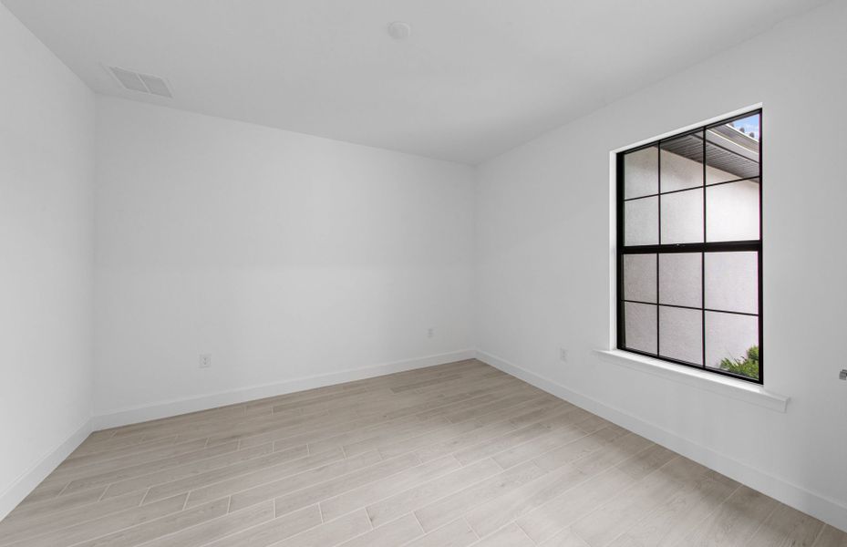 Spacious, unfurnished interior of a new home in Del Webb Naples, Immokalee (Image 14).