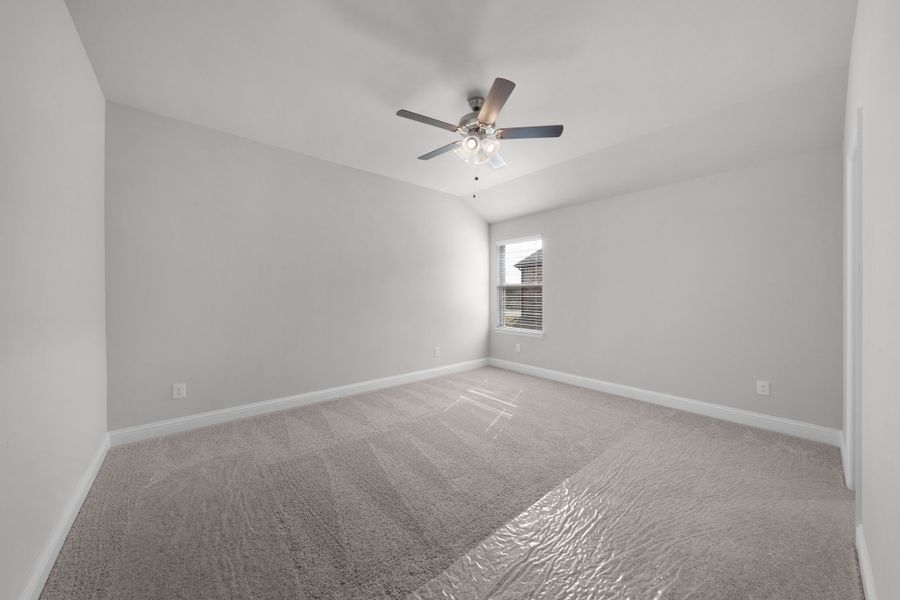 Spacious, unfurnished interior of a new home in Stonecreek, Sulphur Springs (Image 26).