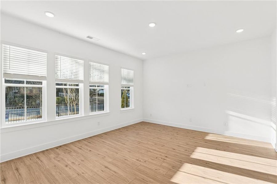 Spacious, unfurnished interior of a new home in Celesta, Scottdale (Image 16).