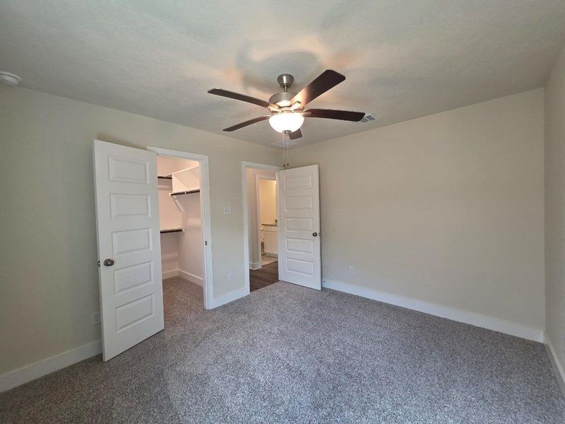Spacious, unfurnished interior of a new home in , Brenham (Image 12).