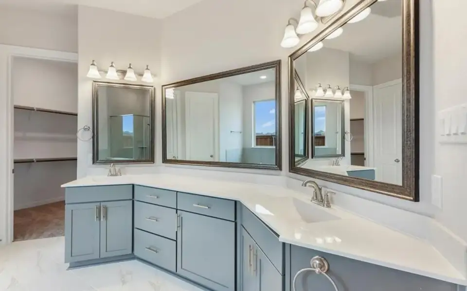 Representative furnished interior of a home built from the Santa Barbara by CastleRock Communities in Lakesong, Grand Prairie (Image 7).