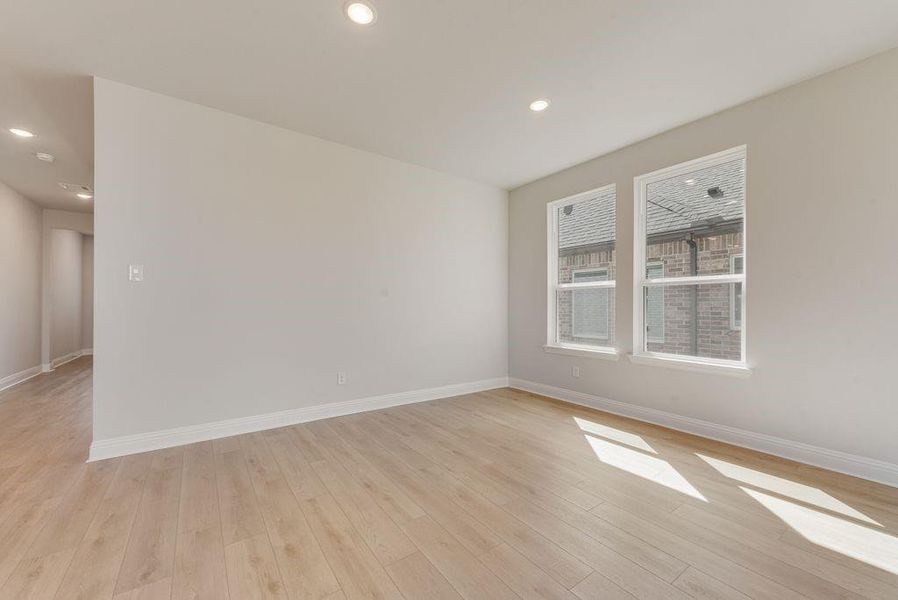 Spacious, unfurnished interior of a new home in Walden Pond, Forney (Image 18).