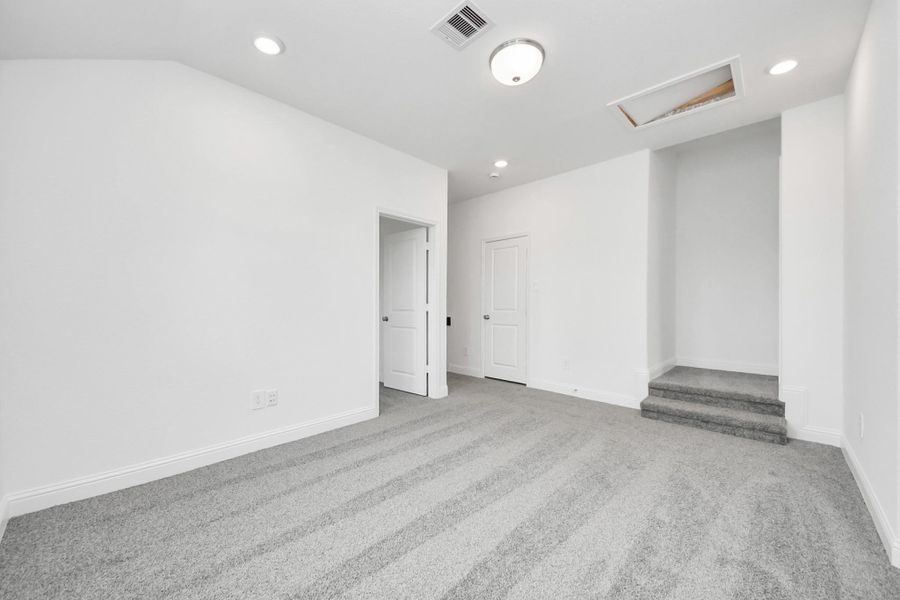 Spacious, unfurnished interior of a new home in , Missouri City (Image 41).