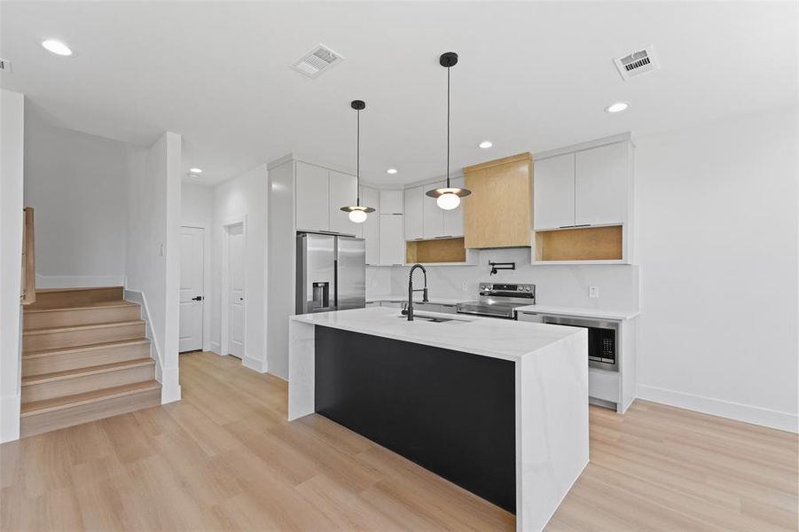 Furnished interior view inside a new home in , Glenn Heights (Image 9).