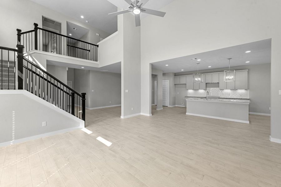 Spacious, unfurnished interior of a new home in Briarwood Crossing, Rosenberg (Image 14).