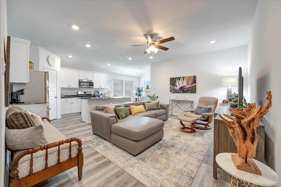 Furnished interior view inside a new home in Pelican Pointe, Texas City (Image 6).