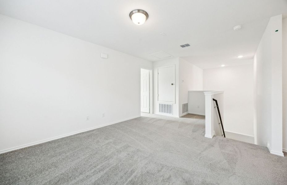 Spacious, unfurnished interior of a new home in Mobberly Farms, Pilot Point (Image 12).