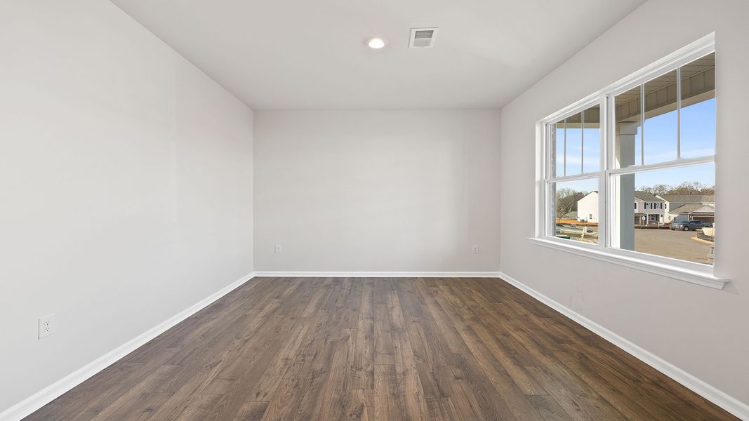Spacious, unfurnished interior of a new home in Woodhaven, Spartanburg (Image 14).