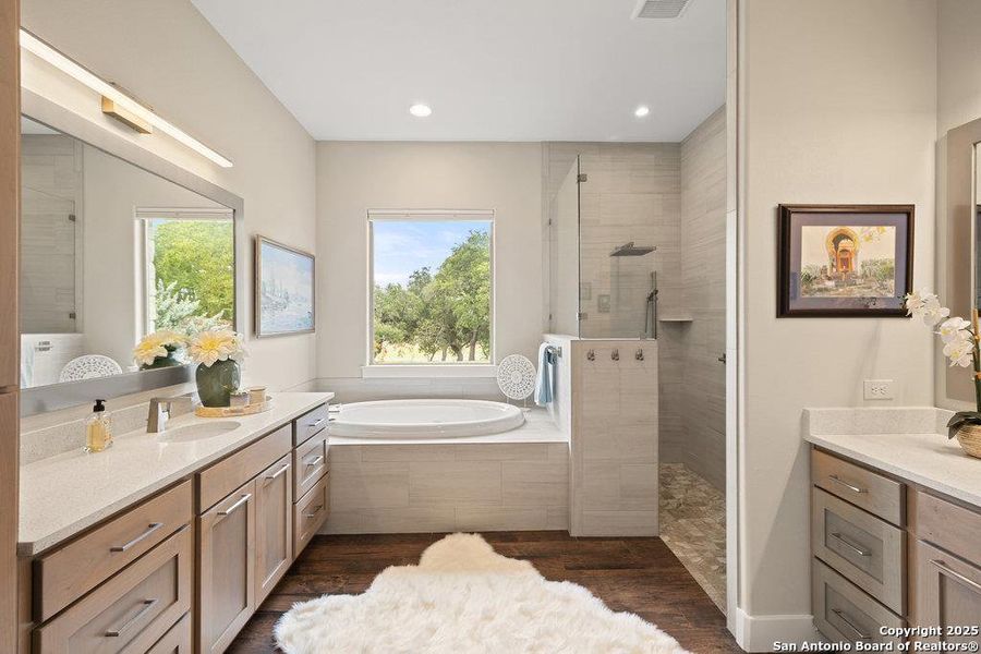 Furnished interior view inside a new home in , Blanco (Image 17).