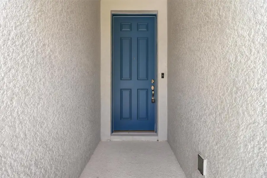 Exterior details and patio area of a home in , Ocala (Image 4).