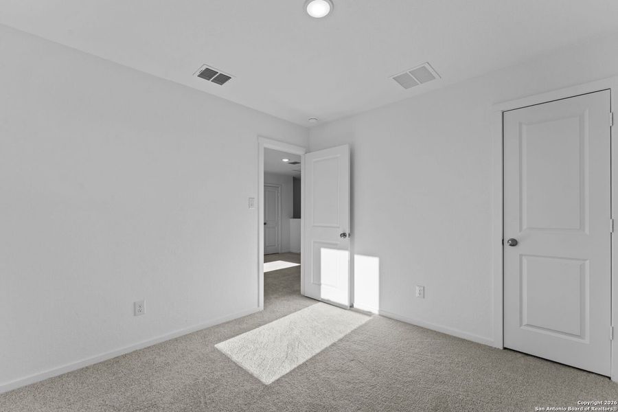 Spacious, unfurnished interior of a new home in Friendship Oaks: Watermill Collection, Fredericksburg (Image 10).