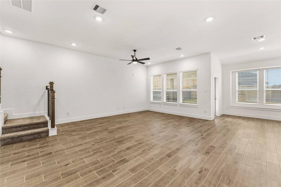 Spacious, unfurnished interior of a new home in Sunterra, Katy (Image 20). Spacious, unfurnished interior of a new home in Sunterra, Katy (Image 20).