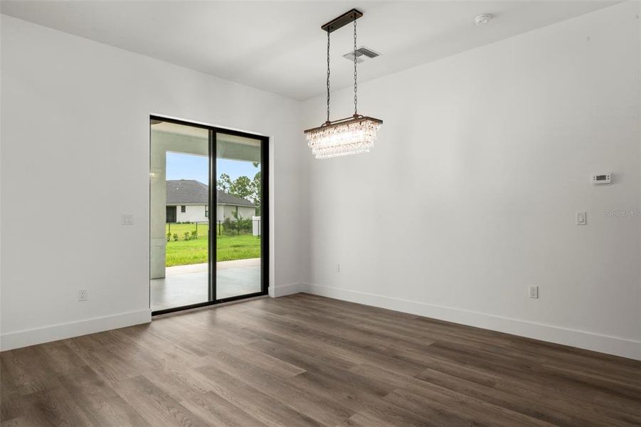 Spacious, unfurnished interior of a new home in , Sebring (Image 22).