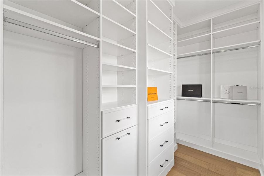 Spacious, unfurnished interior of a new home in , Tampa (Image 19).