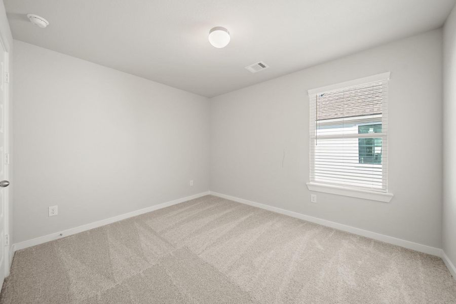 Spacious, unfurnished interior of a new home in Huntington Place, Rosharon (Image 18).