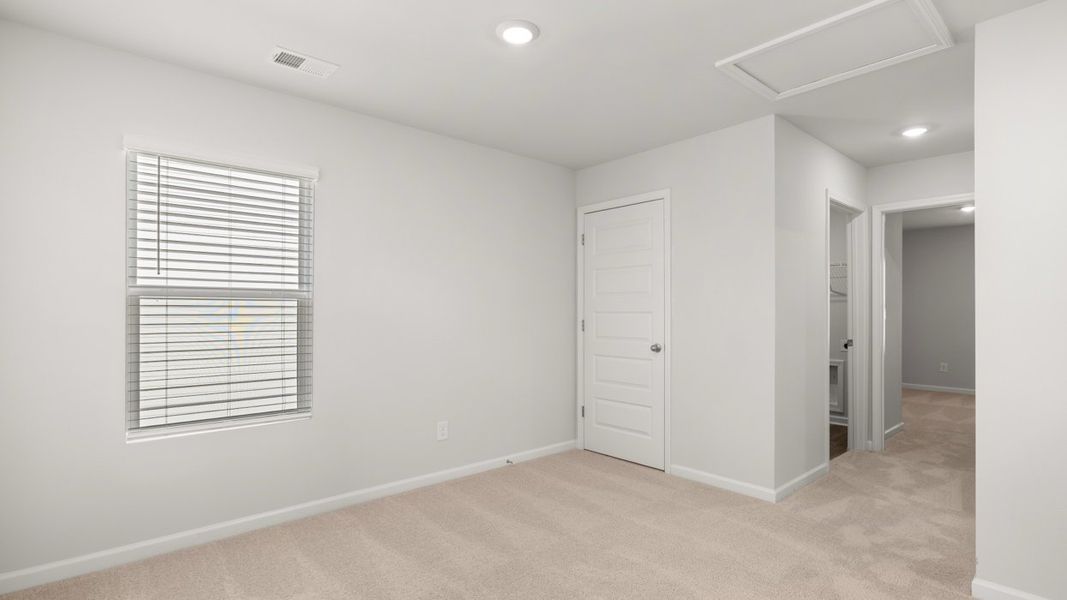 Spacious, unfurnished interior of a new home in Wrenfield at Chanticleer, North Augusta (Image 21).