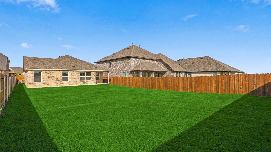 Exterior details and patio area of a home in The Oaks, Red Oak (Image 3).