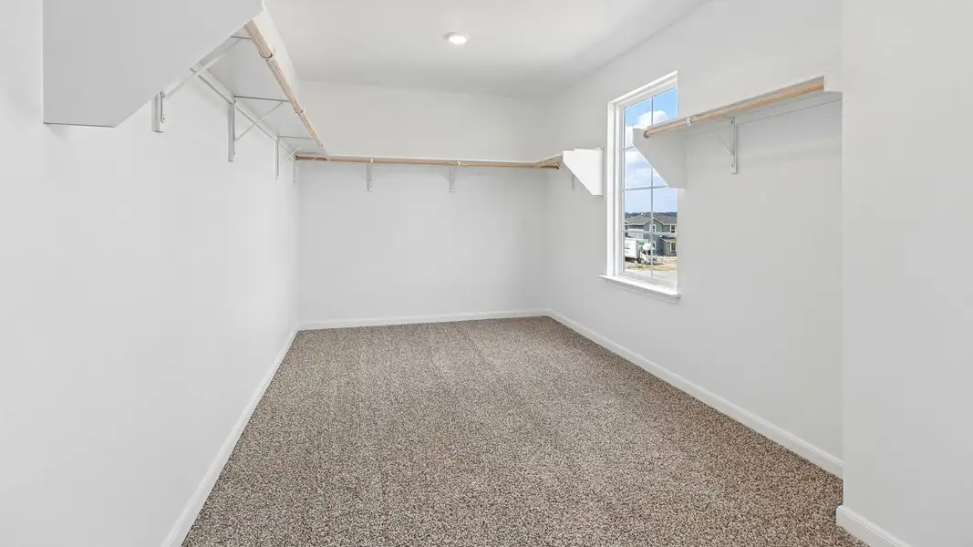 Spacious, unfurnished interior of a new home in Prairie Lakes, Buda (Image 25).