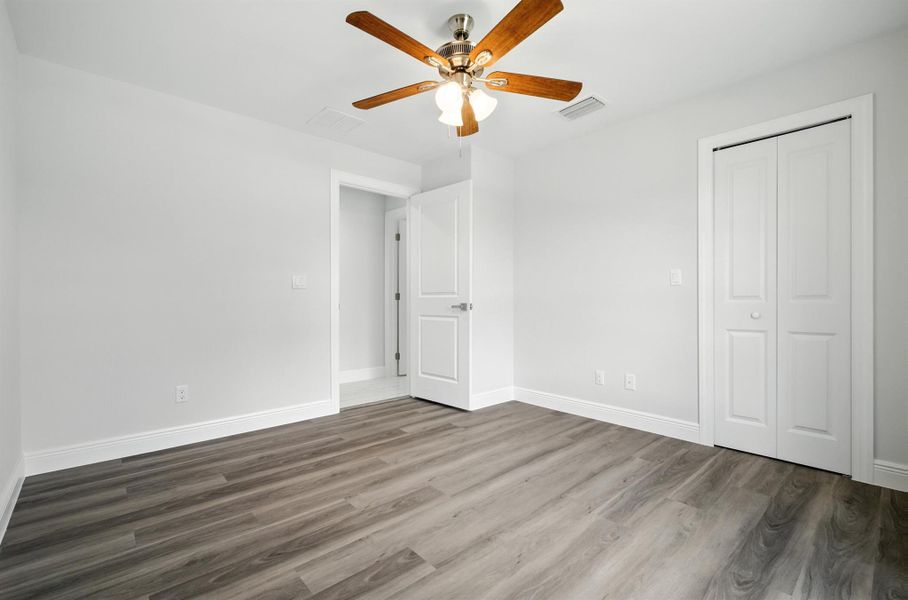 Spacious, unfurnished interior of a new home in , Fort Pierce (Image 13).