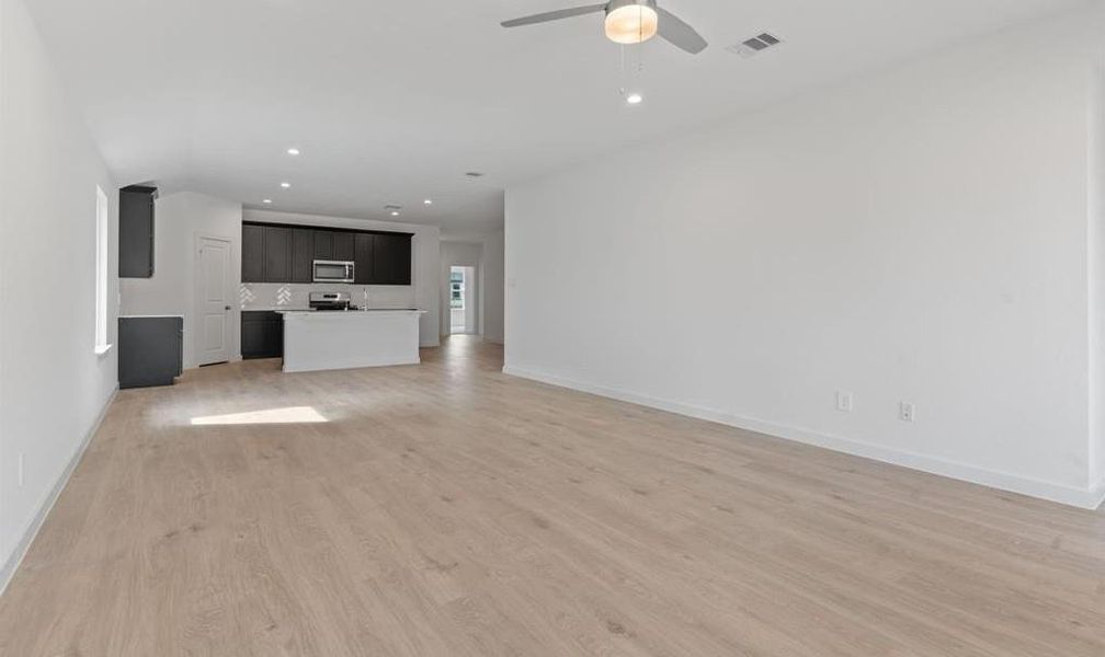 Spacious, unfurnished interior of a new home in Sorrento, Richmond (Image 21).