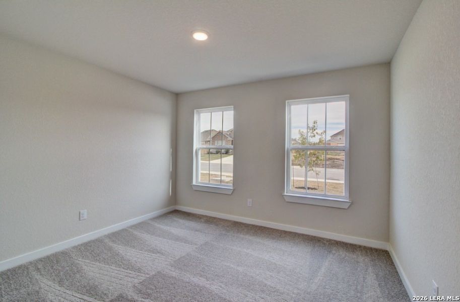 Spacious, unfurnished interior of a new home in Cloud Country, New Braunfels (Image 24).