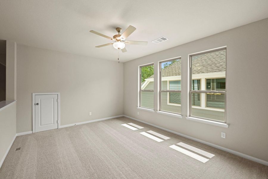 Spacious, unfurnished interior of a new home in Two Step Farm, Montgomery (Image 24).