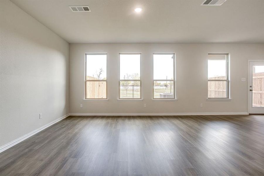 Spacious, unfurnished interior of a new home in , Mansfield (Image 35).