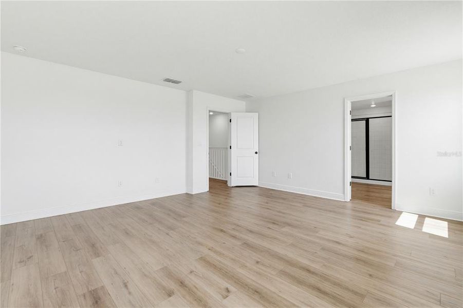 Spacious, unfurnished interior of a new home in , Parrish (Image 46).
