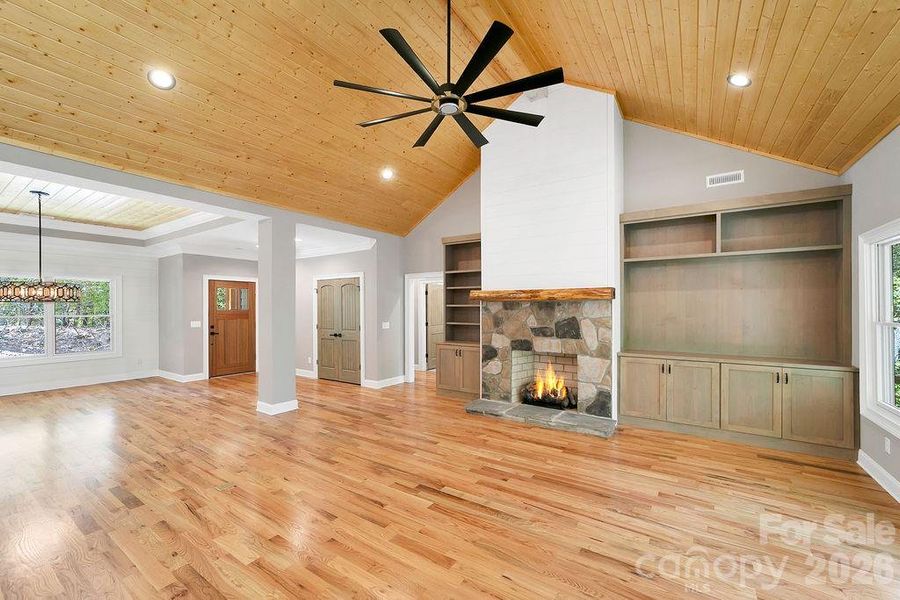 Spacious, unfurnished interior of a new home in , Brevard (Image 23).