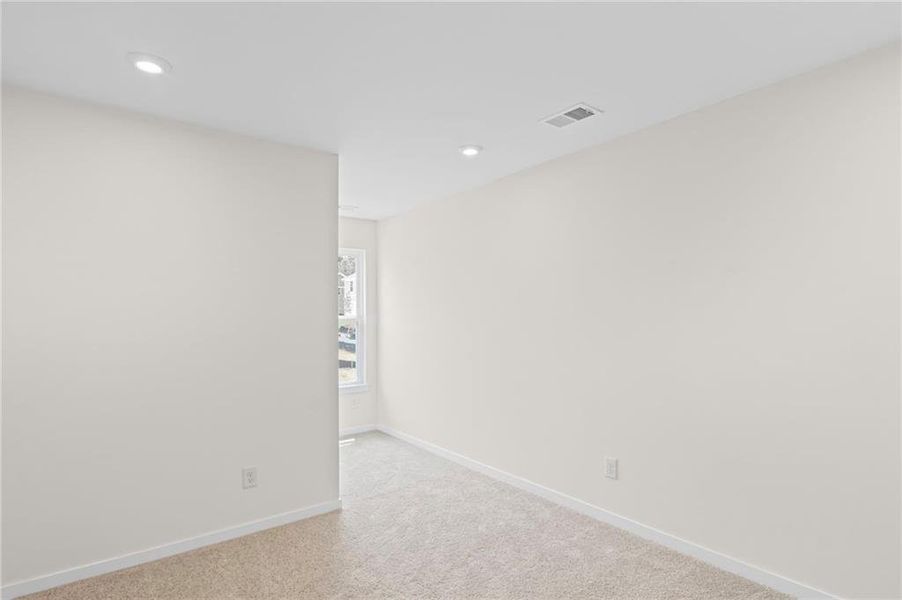 Spacious, unfurnished interior of a new home in Sage Woods, Dallas (Image 30).