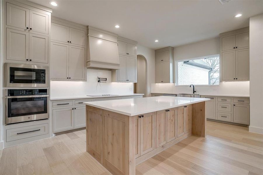 Furnished interior view inside a new home in , Lipan (Image 15).