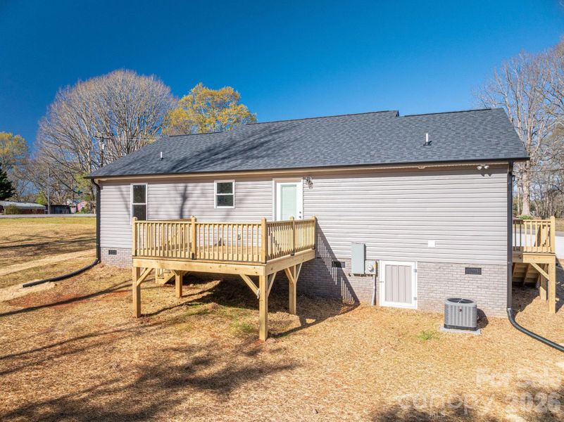 Exterior details and patio area of a home in , Lincolnton (Image 21).