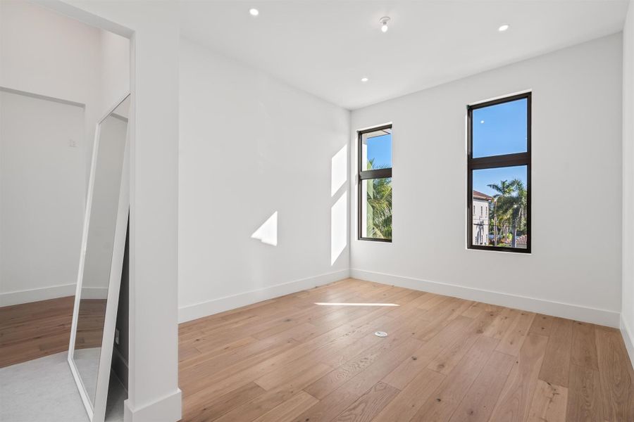 Spacious, unfurnished interior of a new home in , Delray Beach (Image 24).