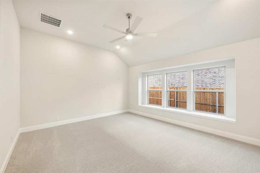 Spacious, unfurnished interior of a new home in El Dorado, Granbury (Image 31).