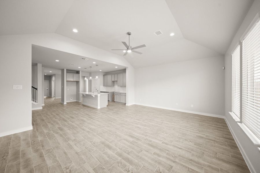 Spacious, unfurnished interior of a new home in Morton Creek Ranch, Katy (Image 12).
