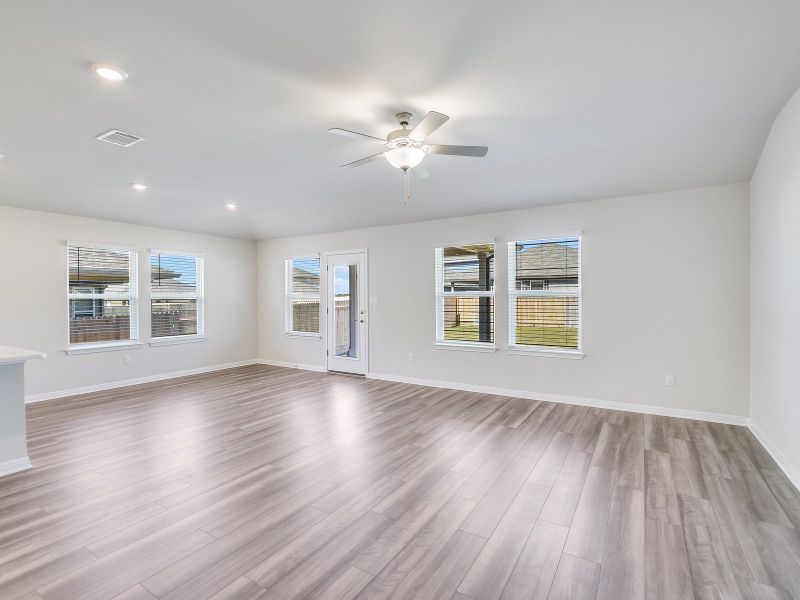 Spacious, unfurnished interior of a new home in Butler Farms - Boulevard Collection, Liberty Hill (Image 7).
