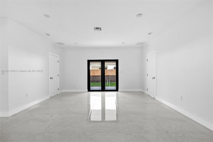Spacious, unfurnished interior of a new home in , Cutler Bay (Image 22).