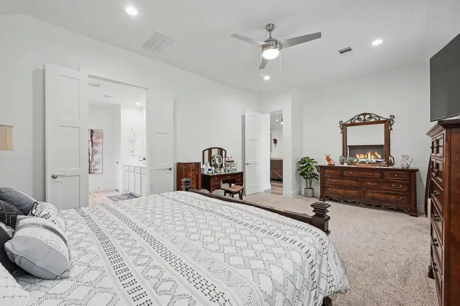 Furnished interior view inside a new home in , Conroe (Image 15). Furnished interior view inside a new home in , Conroe (Image 15).