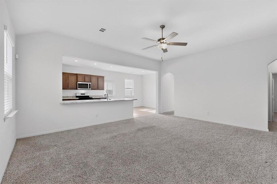 Spacious, unfurnished interior of a new home in Patriot Estates, Venus (Image 27).