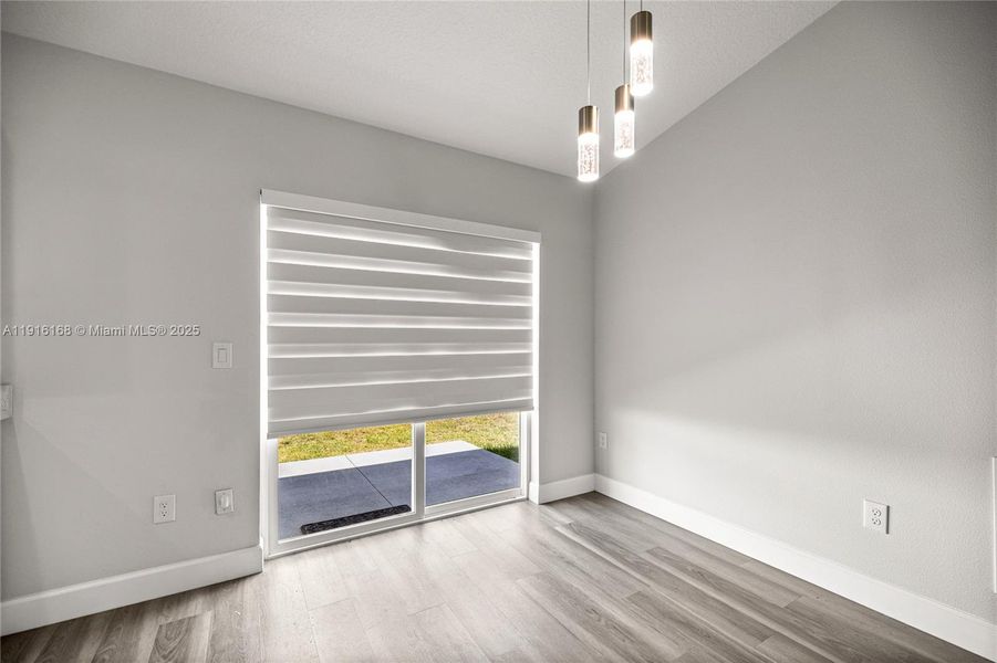 Spacious, unfurnished interior of a new home in , Dunnellon (Image 24).