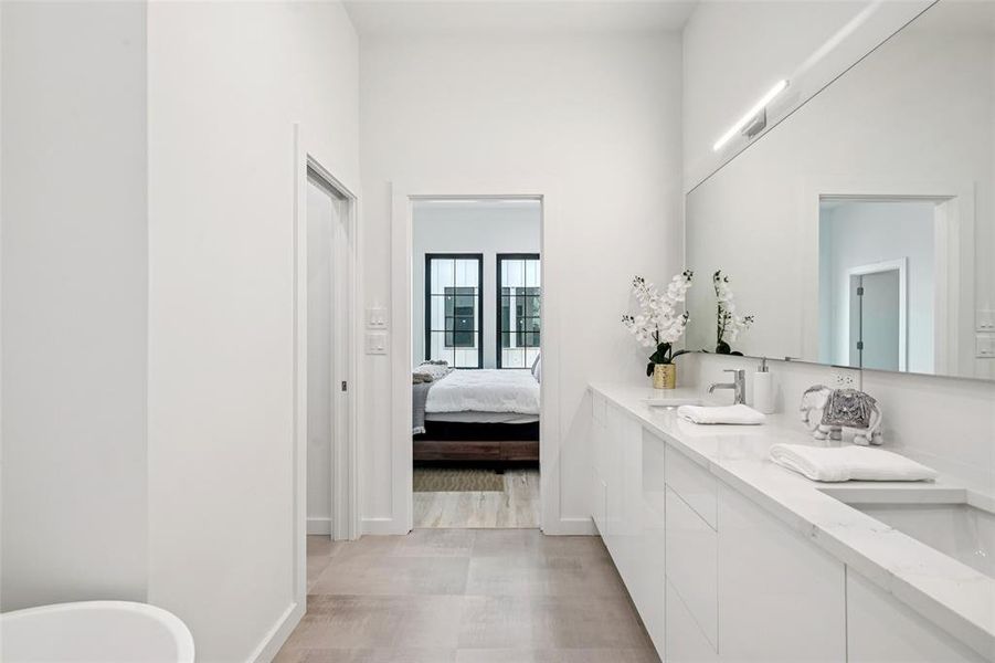 Furnished interior view inside a new home in , Dallas (Image 34).