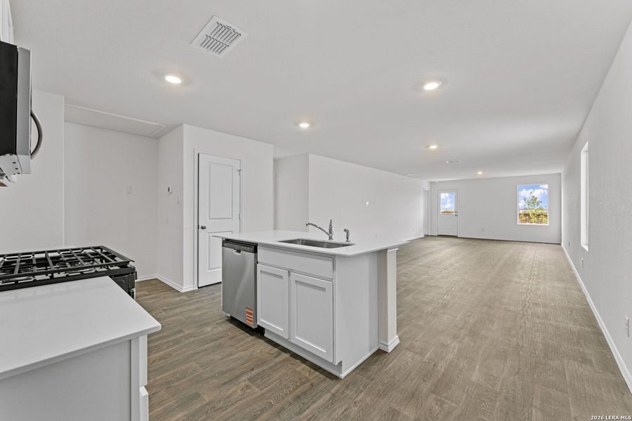 Furnished interior view inside a new home in Avenida, Converse (Image 5).