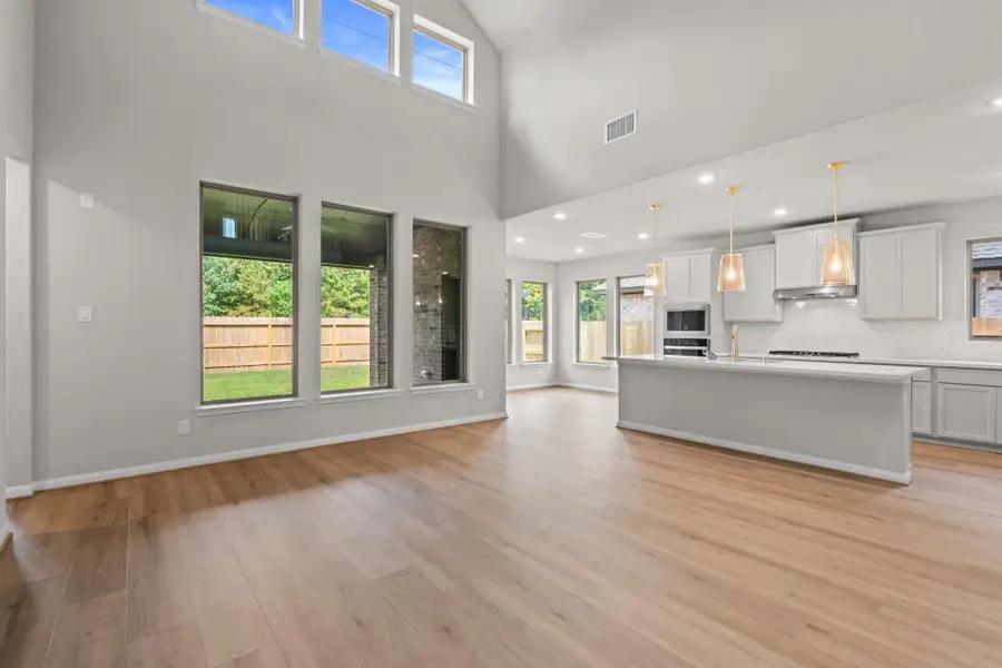 Spacious, unfurnished interior of a new home in Escondido, Magnolia (Image 4).