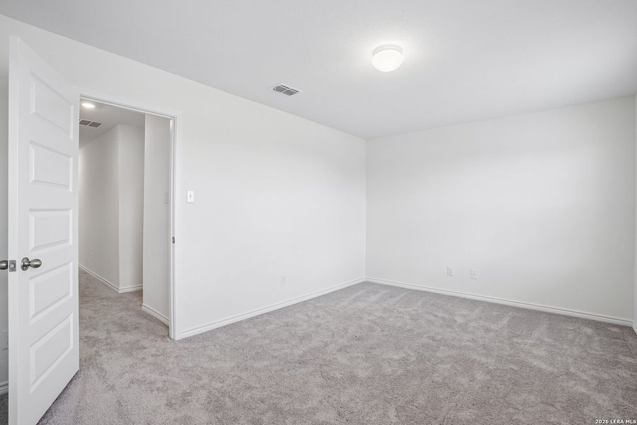 Spacious, unfurnished interior of a new home in Medina Crossing, Von Ormy (Image 35).
