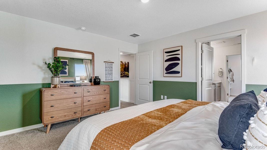 Furnished interior view inside a new home in Prairie Song, Windsor (Image 27).