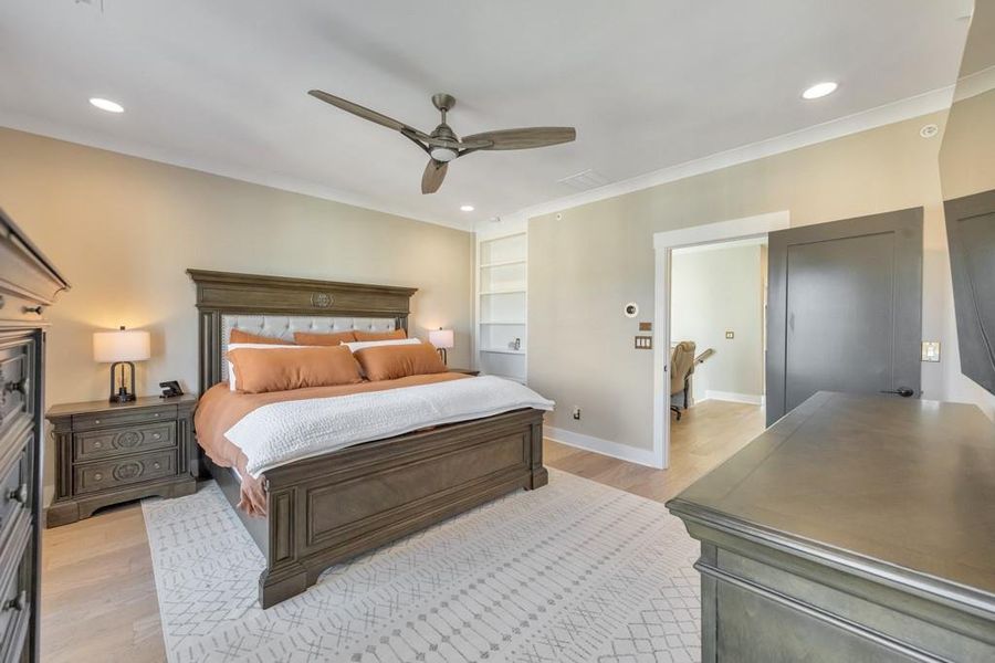 Furnished interior view inside a new home in , Woodstock (Image 44).