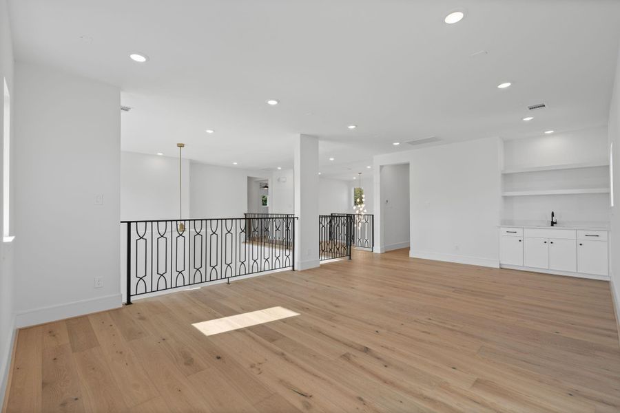 Spacious, unfurnished interior of a new home in , Houston (Image 24).