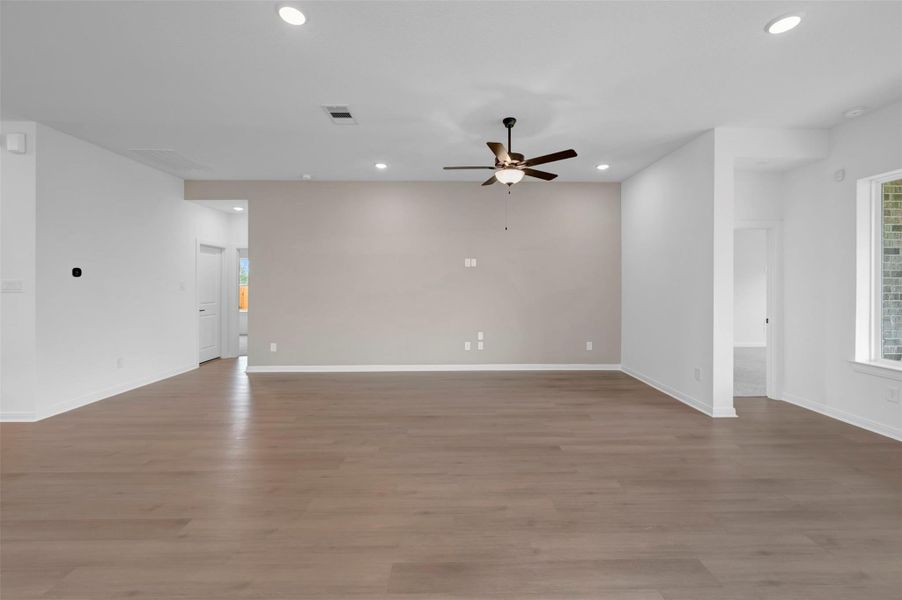 Spacious, unfurnished interior of a new home in The Grand Prairie - Retreat Collection, Hockley (Image 41).